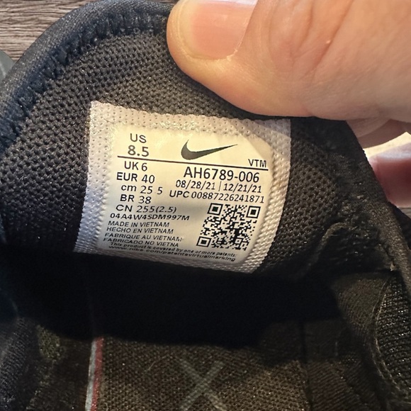 Women’s size 8.5 Nike Air Max 270. - Picture 4 of 4